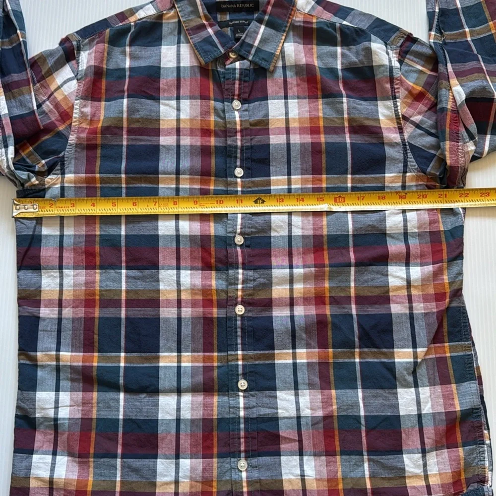 Banana Republic Men's large multicolor Plaid untucked slim fit button down shirt